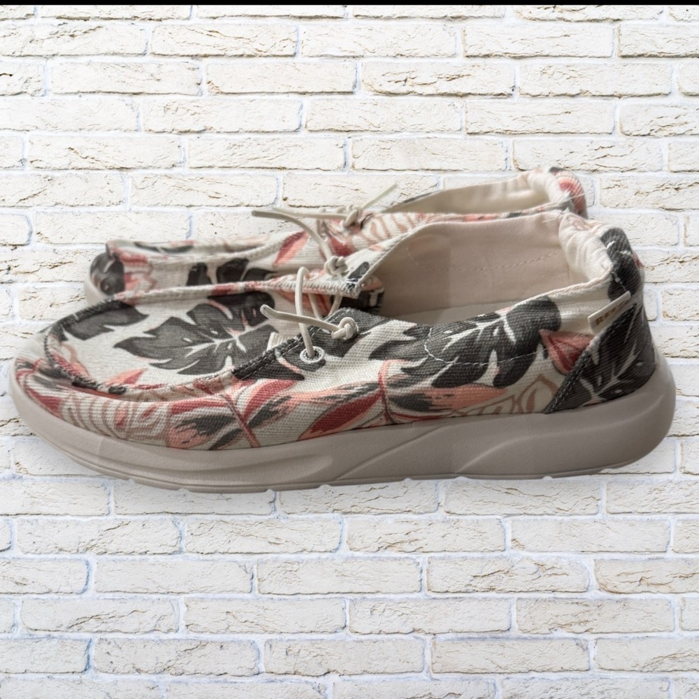 Like New REEF Slip on Sneaker Shoes Size 9 - Tropical - Picture 2 of 6